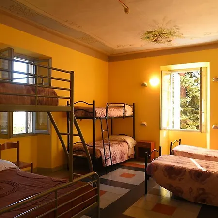 Franceschini Hostal *